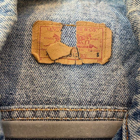 Vintage Levi’s Denim Jacket - Picture 6 of 10